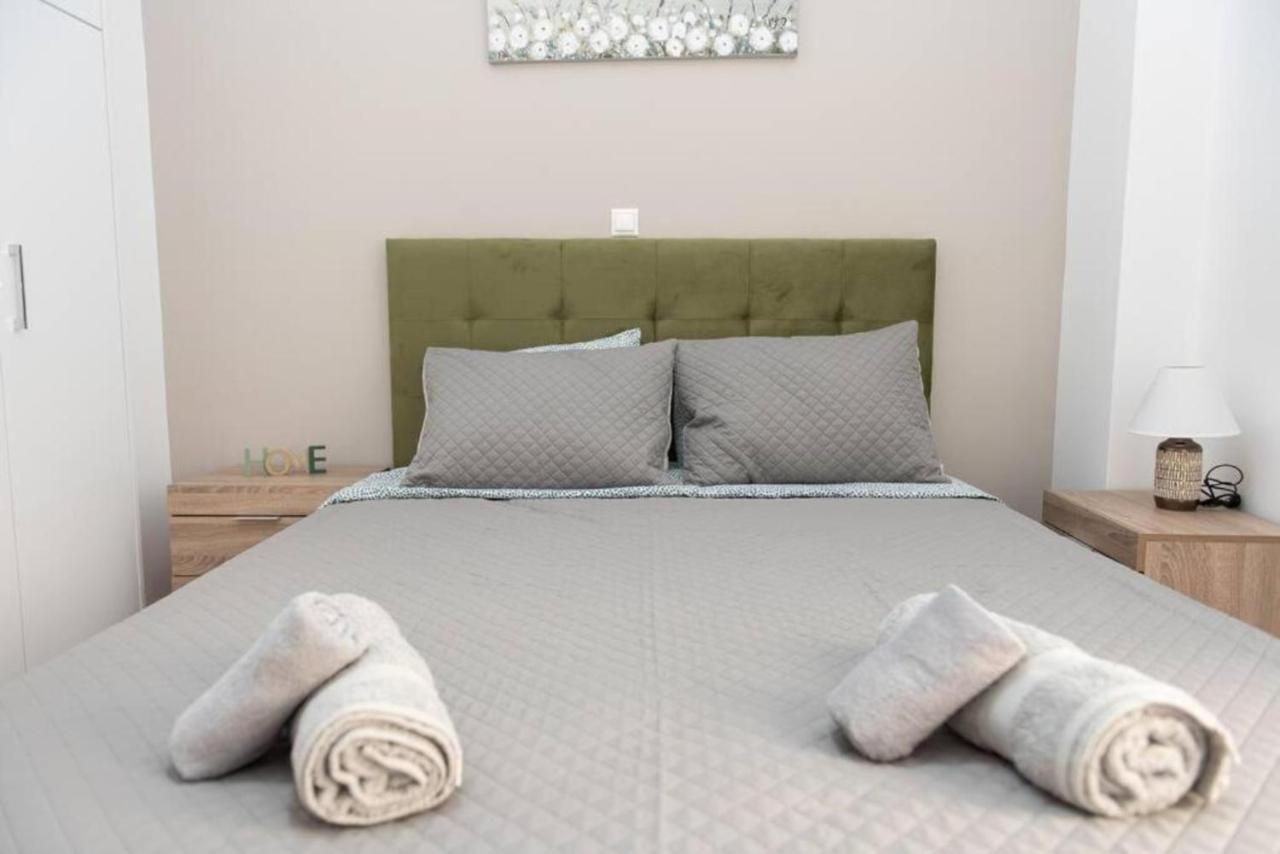 Renovated Spacious Flat 7Min To Subway Station- Афіни Екстер'єр фото